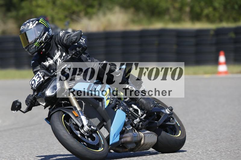 /Archiv-2025/48 25.08.2025 Cornu Master School ADR/gruen-vert/93